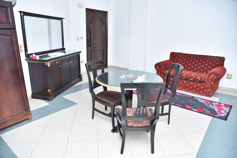 Royal Pyramids Hotel Il Il Cairo Esterno foto