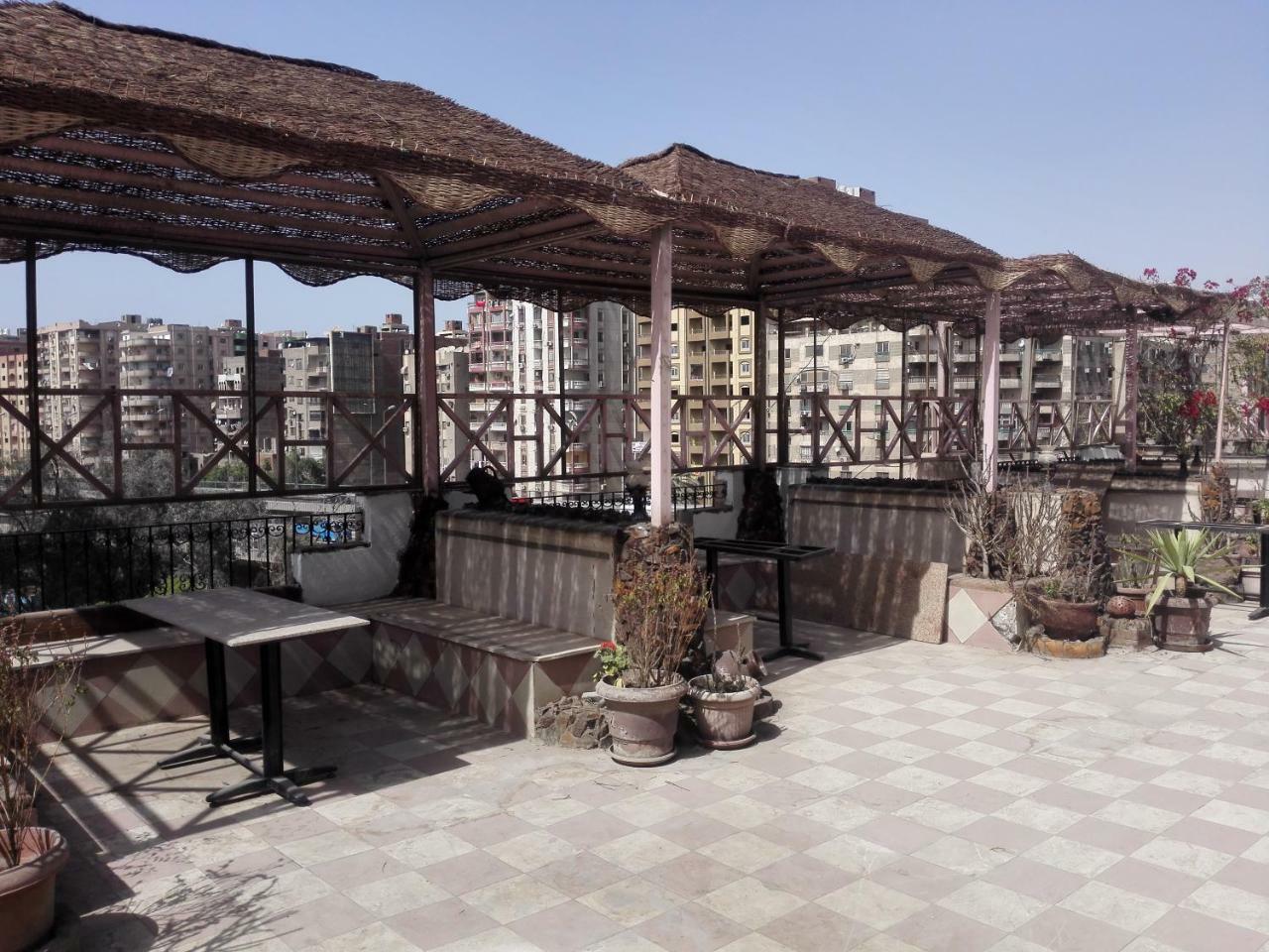 Royal Pyramids Hotel Il Il Cairo Esterno foto