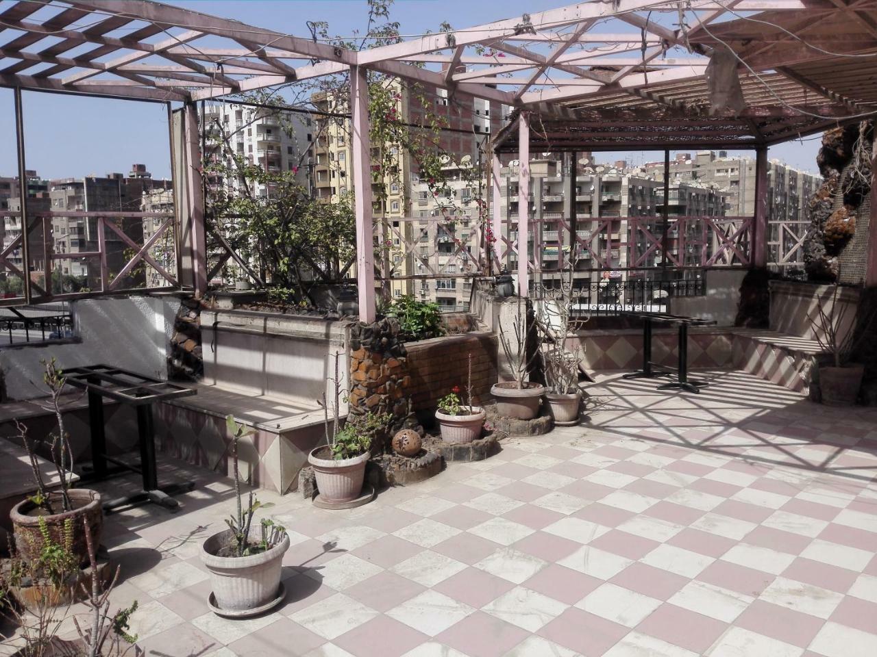 Royal Pyramids Hotel Il Il Cairo Esterno foto