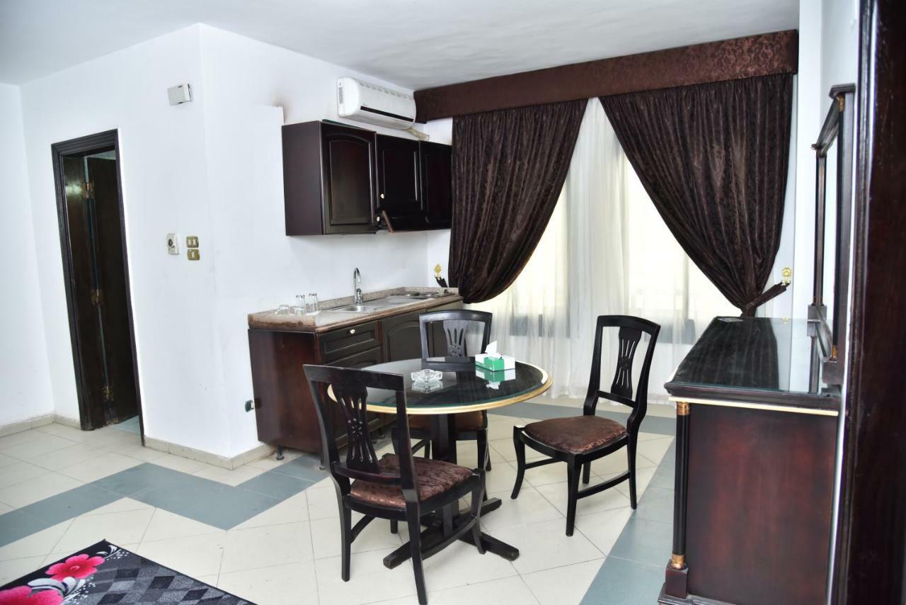 Royal Pyramids Hotel Il Il Cairo Esterno foto